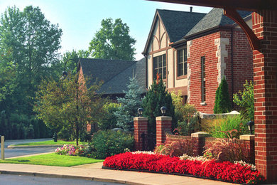 This is an example of a traditional landscaping in Cleveland.