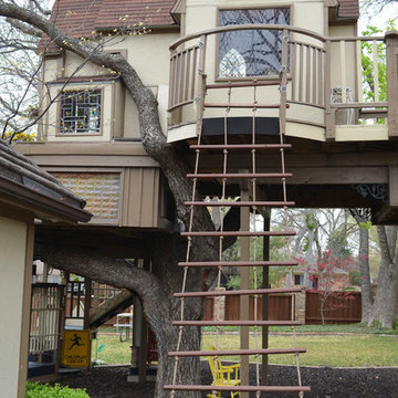 The Most Incredible Kids' Tree House You'll Ever See?
