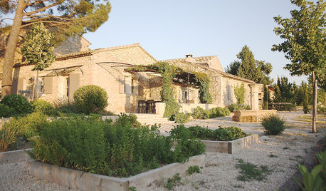 Suivez le Guide : En Provence, une villa centenaire rayonne à nouveau