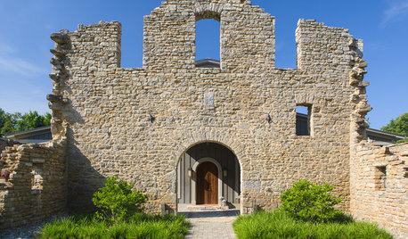 Houzz Tour: Taking on the Ruins of an 1800s Bourbon Distillery