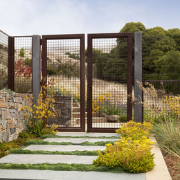 https://www.houzz.com/photos/tiburon-hillside-beach-style-landscape-san-francisco-phvw-vp~2717508