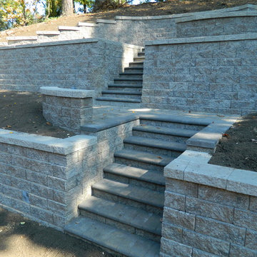Tiered walls and steps with landings