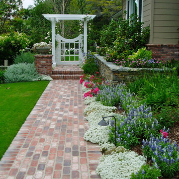 Traditional Cottage Garden Rancho Santa Fe