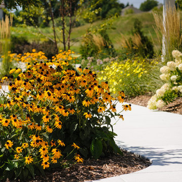 Traditional Front Yard Landscape - Cedarburg