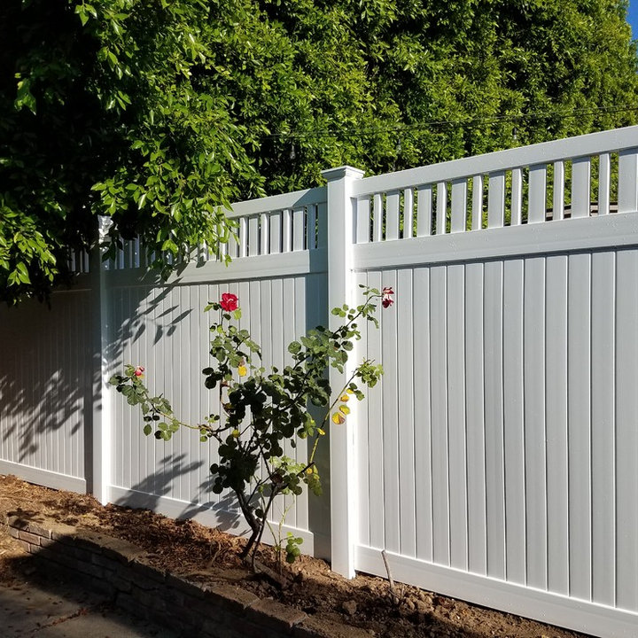 75 Traditional Vinyl Fence Landscaping Ideas You'll Love February