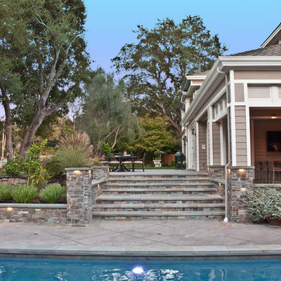 Photo of a large farmhouse backyard water fountain landscape in San Francisco.
