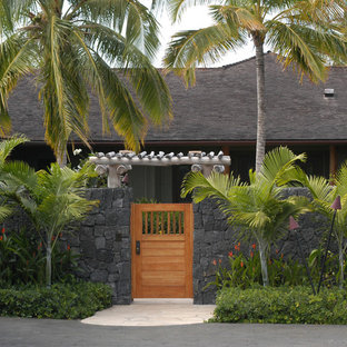 Design ideas for a tropical landscaping in Hawaii.