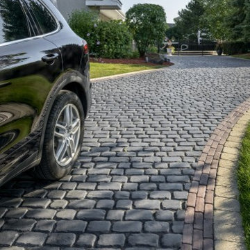 Unilock Driveway with Courtstone Paver and Copthorne