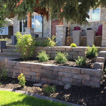 Valliant Drive Retaining Wall Planters