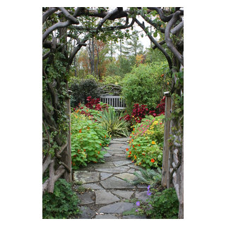 https://st.hzcdn.com/fimgs/pictures/landscapes/vegetable-gardens-bloom-landscape-design-and-fine-gardening-service-img~dfe15aa801b673b8_0746-1-b8aecf9-w320-h320-b1-p10.jpg