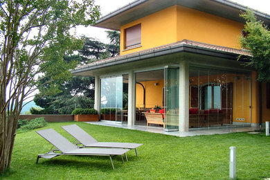 Photo of a modern garden in Milan.