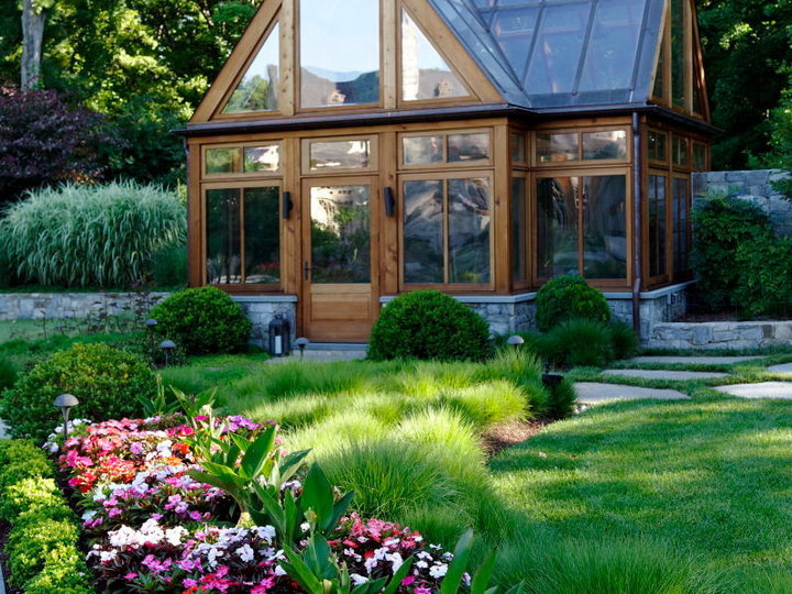 Flower Bed - Traditional Landscape