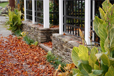 Design ideas for a traditional landscaping in Seattle.