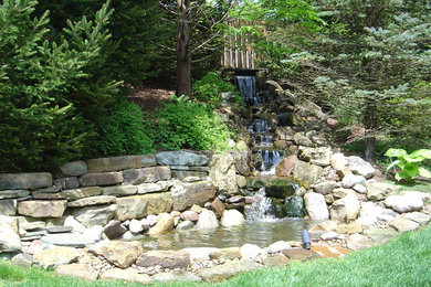 Design ideas for an eclectic landscaping in Indianapolis.