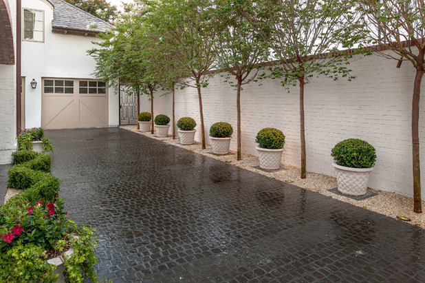 Traditional Landscape by Exterior Worlds Landscaping & Design