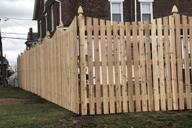 Inspiration for a mid-sized traditional partial sun backyard landscaping in Philadelphia.