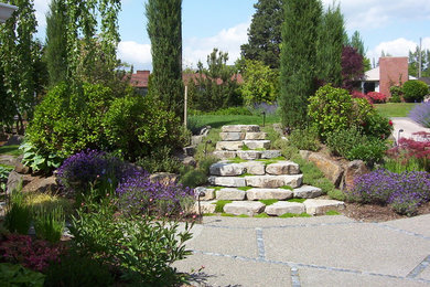 Design ideas for an eclectic landscaping in Seattle.