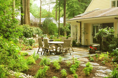 Photo of a large traditional shade stone landscaping in DC Metro.