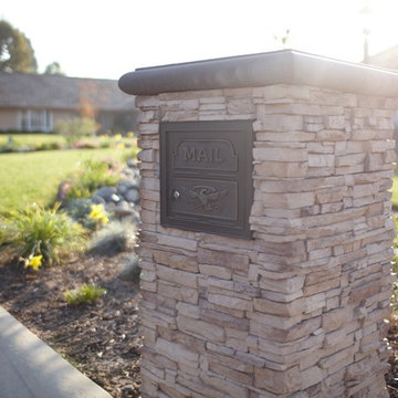 Yorba Linda Stacked Stone Mailbox