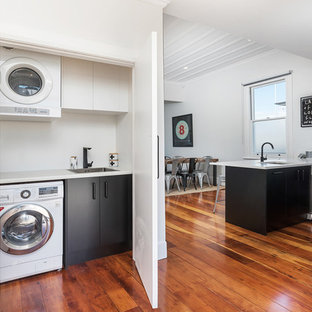 75 Beautiful Modern Laundry Room With White Backsplash Pictures Ideas July 2021 Houzz