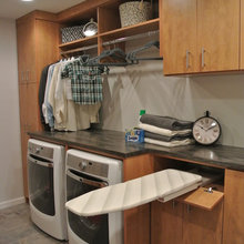 LAUNDRY MUDROOM ENTRY