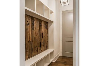 Example of a mountain style laundry room design in Toronto