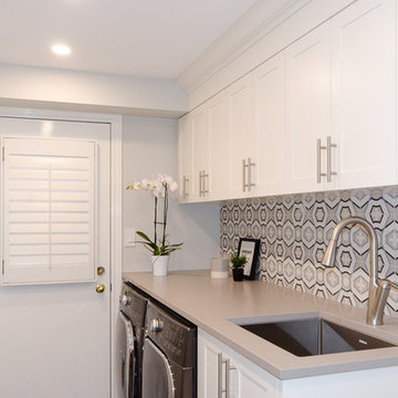 Black & White Laundry Room