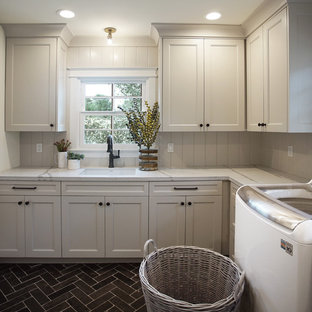 Casual Cottage Style - Laundry Room www.hryanstudio.com