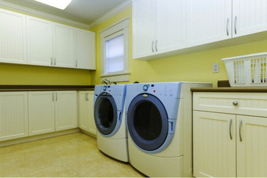 Laundry room - laundry room idea in New York