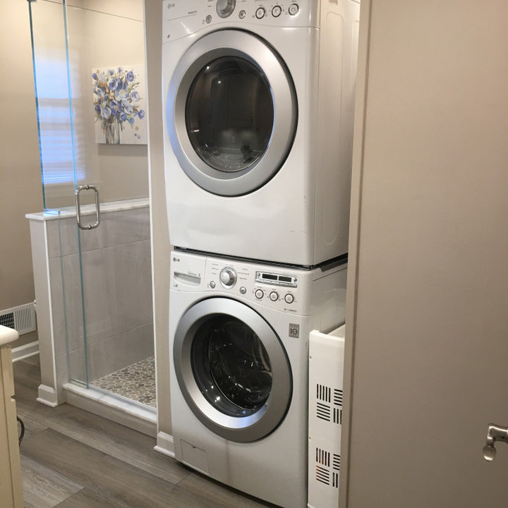 75 Beautiful Bathroom Laundry Combination Home Design Ideas & Designs