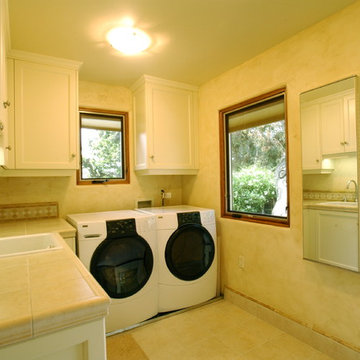 Comfy Country Kitchen, Creamy white Bathroom, Laundry Room and Open Office