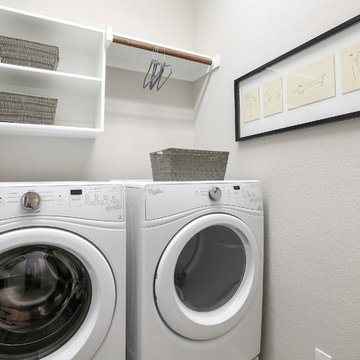 Dallas, Texas | Fairways of Champion Circle - Premier Laurel Laundry Room