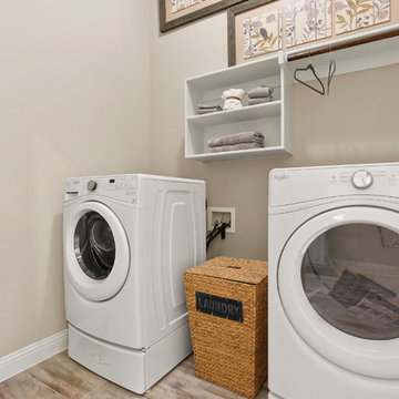 Dallas, Texas | North Creek - Premier Juniper Laundry Room