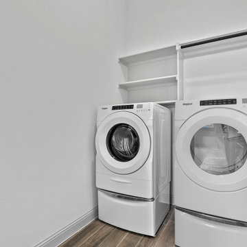 Dallas, Texas | Riverset - Premier Oleander Laundry Room