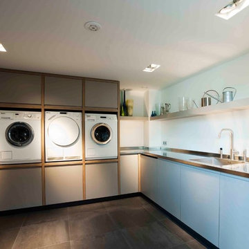 DUTCH Kitchens: TRANSITIONAL style