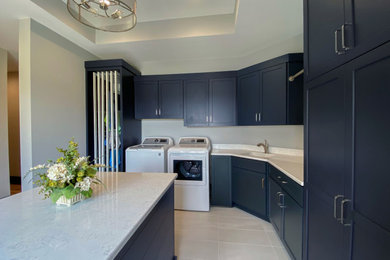 This is an example of a contemporary utility room in Milwaukee.