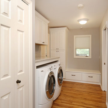 Grand Rapids Family Kitchen & Laundry Room