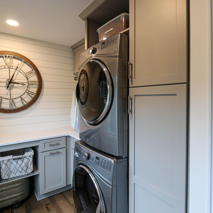 75 Laundry Room with Shiplap Backsplash Ideas You'll Love June, 2024