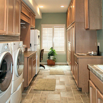 Killer Laundry and Craft Room