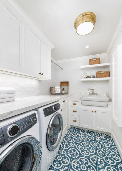 Farmhouse Laundry Room by In the Deets