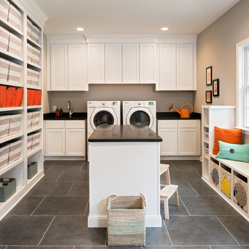 Knoll Oak Court Laundry Room Addition