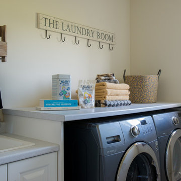 Lakewood Model at the Fairgrounds Laundry Room