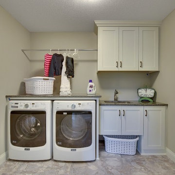 Laundry Room – 2015 Arbor Wood Model