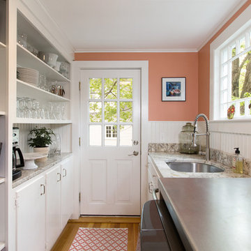 Laundry Room / Butlers Pantry
