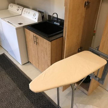 Laundry Room / Craft Room