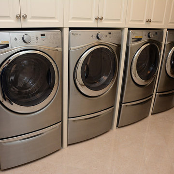 Laundry Room Dual Clothes Washer & Dryer