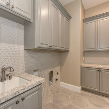 Laundry room Laundy room with hexagon tile to give the space a fresh and modern