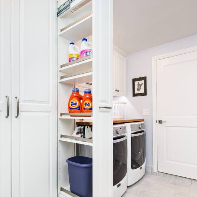 おしゃれなランドリールームの画像 75選 2024年8月 Houzz (ハウズ)