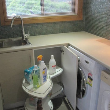 Modern Laundry Room