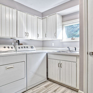 Light and Fresh Laundry Room